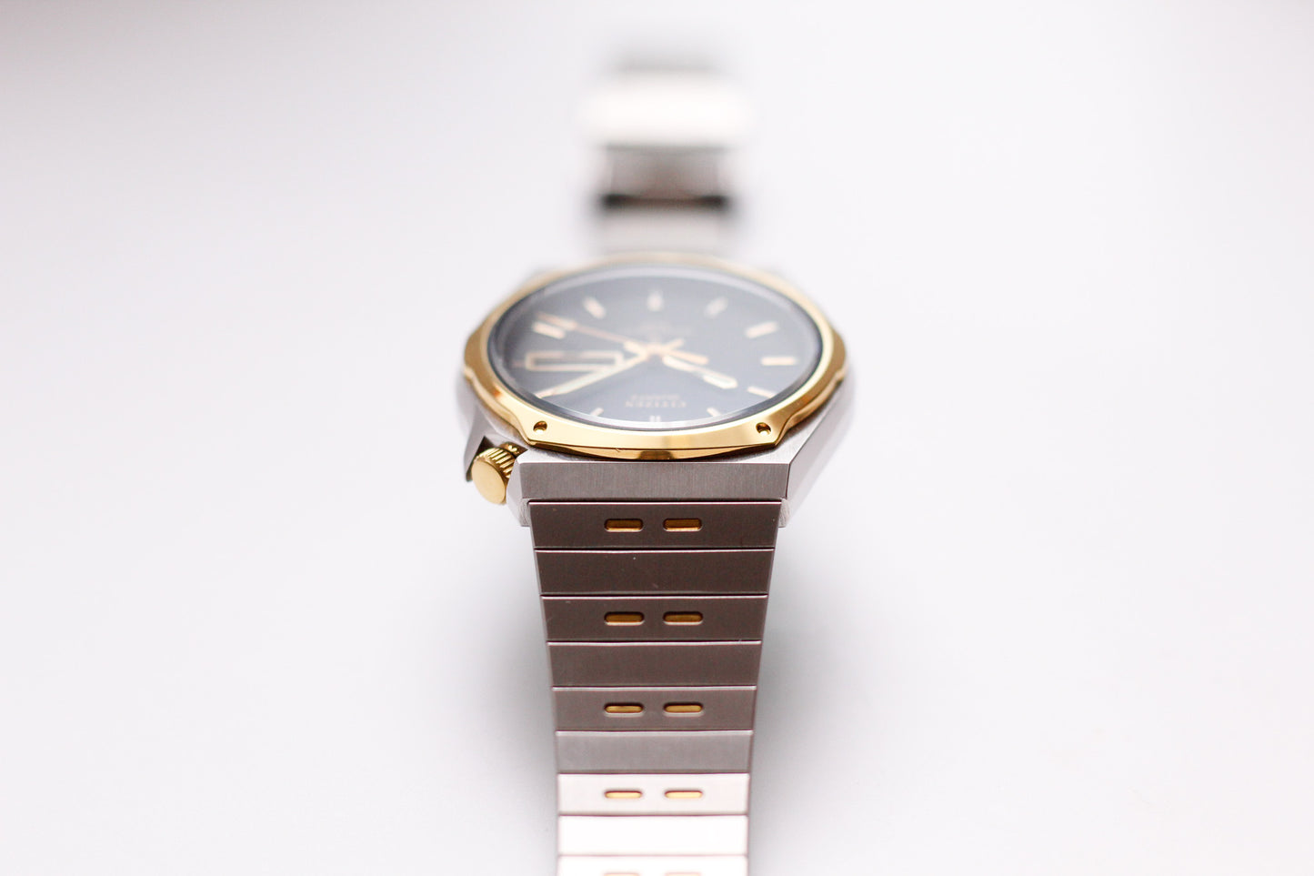 [Near Mint] 1986 Citizen CQ Quartz Matte Black Dial Two Tone Men's Wrist-Watch W/Box