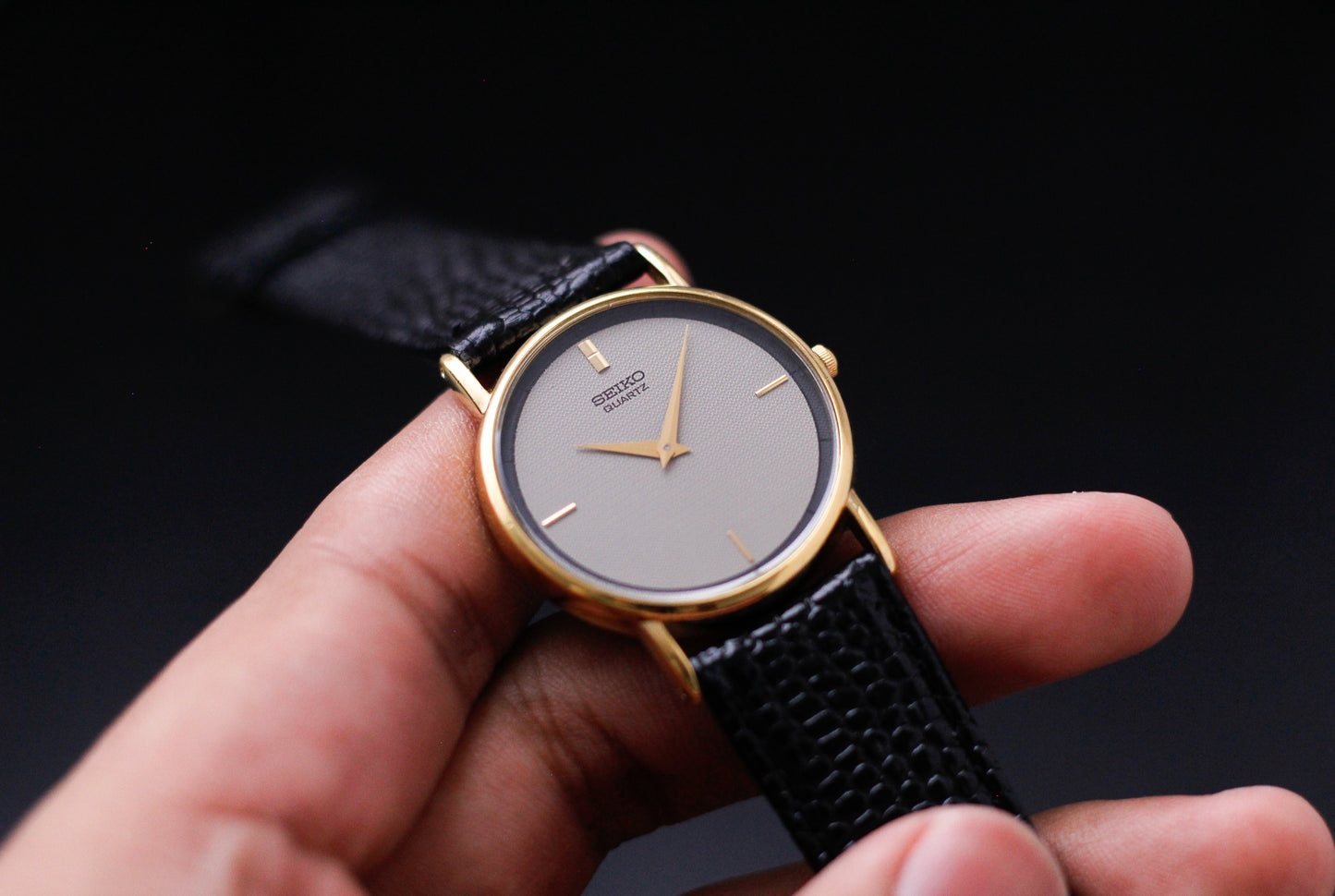 1988 Seiko Quartz Textured Gray Dial Men's Wrist-Watch