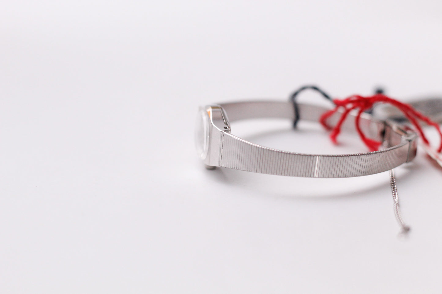 [New Old Stock] 1981 Pulsar Quartz Straight Grain Silver Dial Ladies' Wrist-Watch W/Box & Tag
