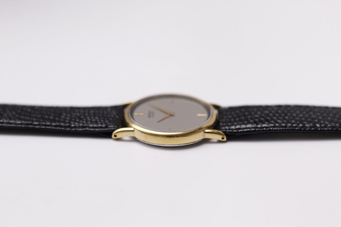 1988 Seiko Quartz Textured Gray Dial Men's Wrist-Watch