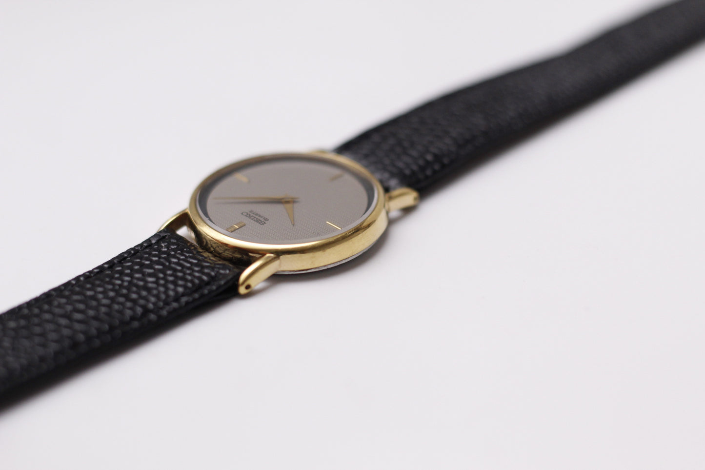 1988 Seiko Quartz Textured Gray Dial Men's Wrist-Watch