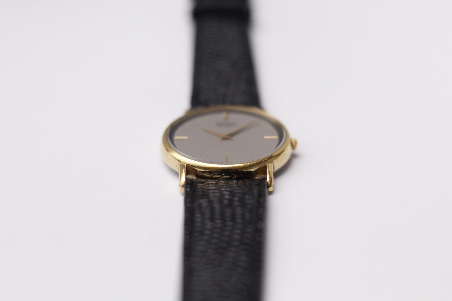 1988 Seiko Quartz Textured Gray Dial Men's Wrist-Watch