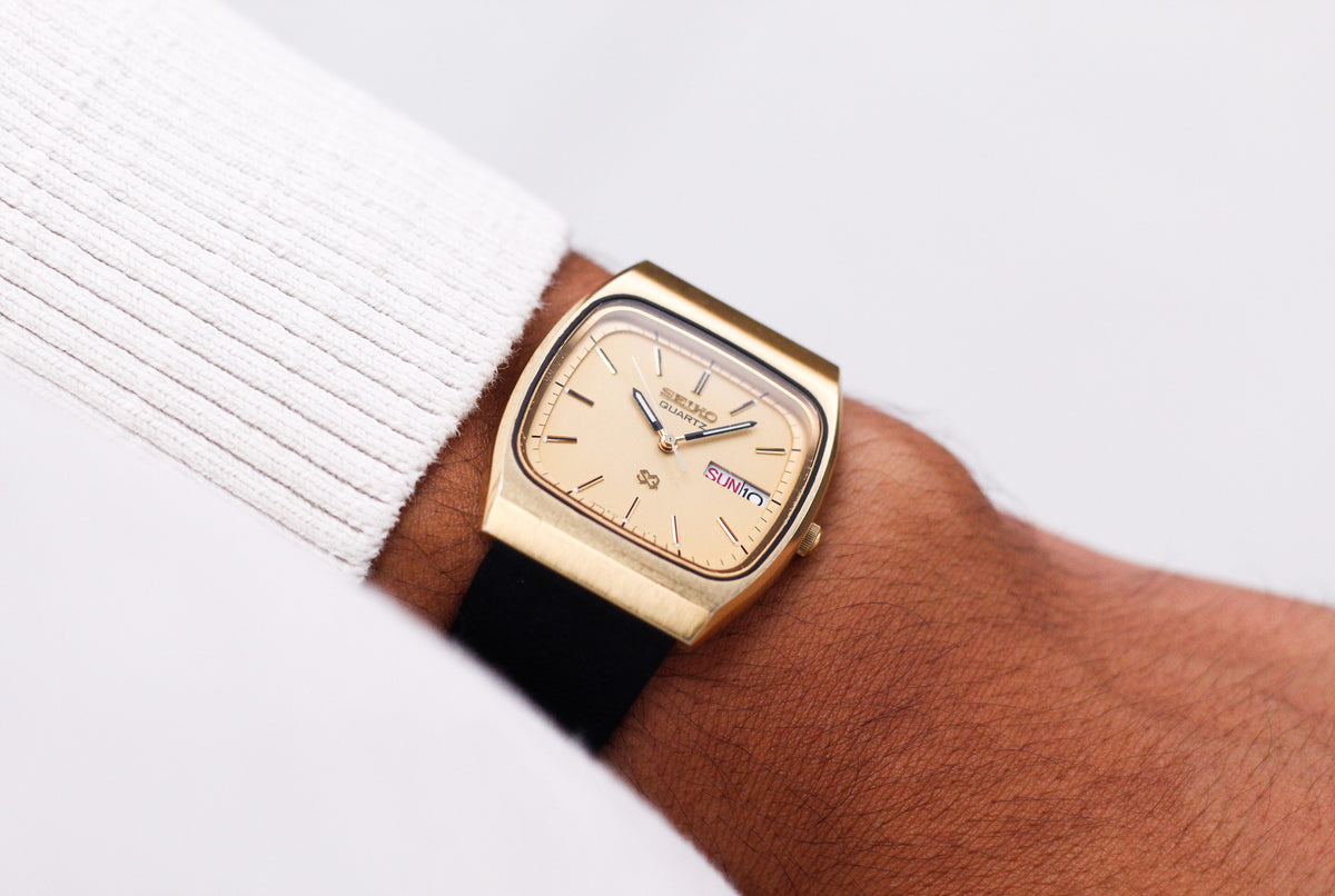1984 Seiko Quartz Straight Grain Golden Dial TV Case Men's Wrist-Watch