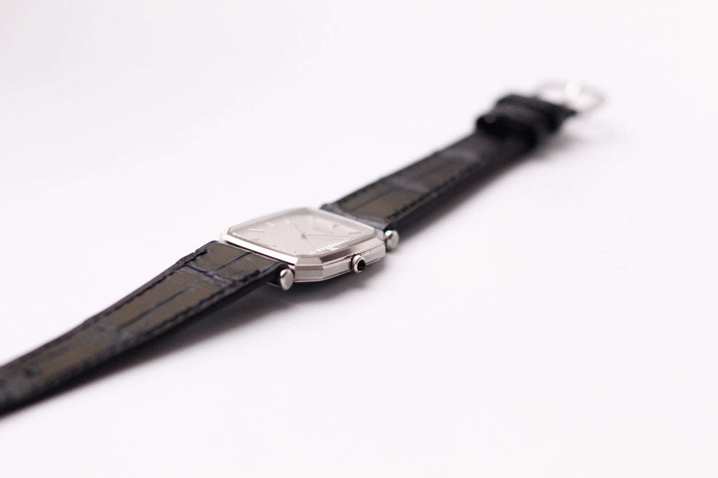 1982 Credor Straight Grain Silver Dial Faceted Crystal Men's Wrist-Watch
