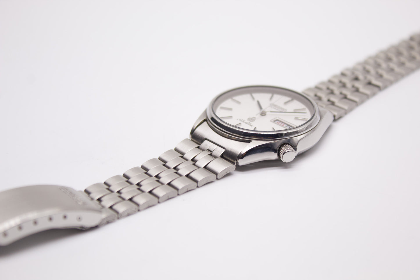 1980 Seiko Silverwave Quartz Straight Grain Silver Dial Men's Wrist-Watch