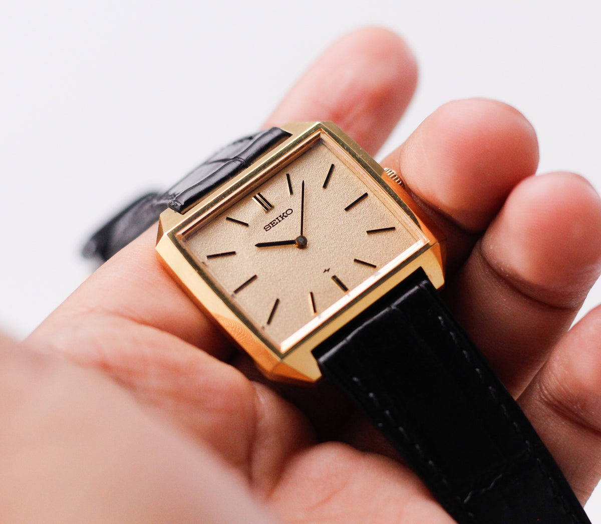 1976 Seiko Mechanical Golden Washi Dial Men's Wrist-Watch