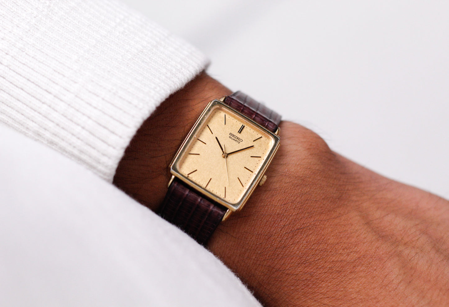 1983 Seiko Quartz Golden Washi Dial Golden Tank Men's Wrist-Watch