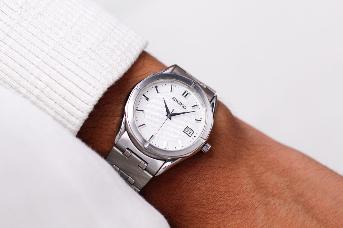 1998 Seiko Quartz Brilliant Silver Tapestry Dial Men's Wrist-Watch