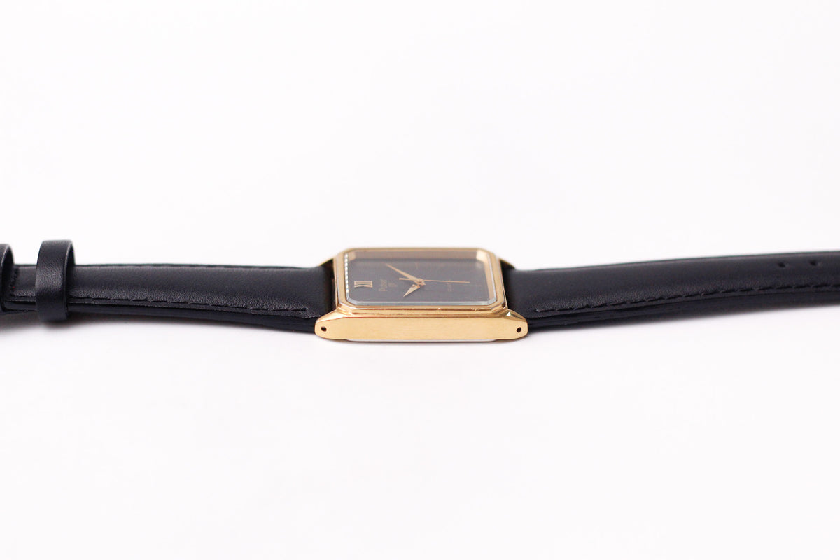 1991 Pulsar Quartz Gray Straight Grain Dial Tank Men's Wrist-Watch