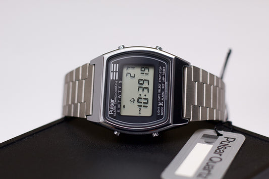 [New Old Stock] 1993 Pulsar Quartz Alarm-Chronograph Men's Wrist-Watch Full-Set