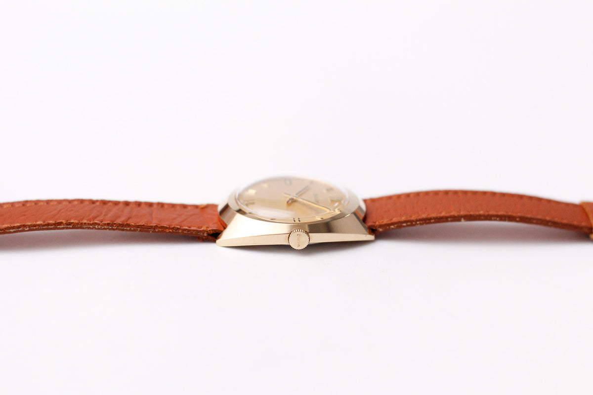 1972 Bulova Mechanical Golden Birch Bark Textured Dial Men's Wrist-Watch