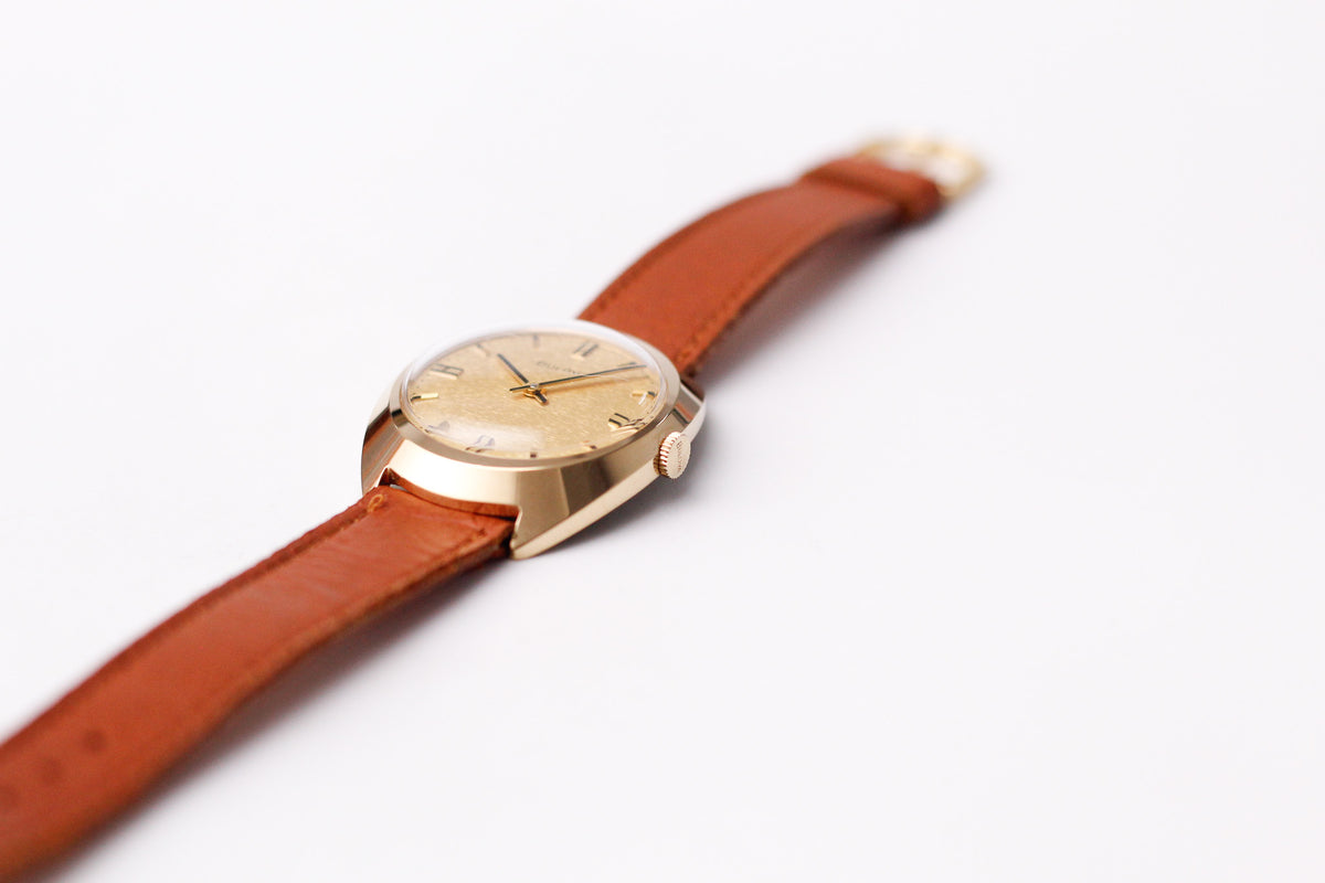 1972 Bulova Mechanical Golden Birch Bark Textured Dial Men's Wrist-Watch