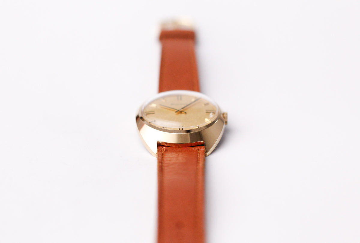 1972 Bulova Mechanical Golden Birch Bark Textured Dial Men's Wrist-Watch