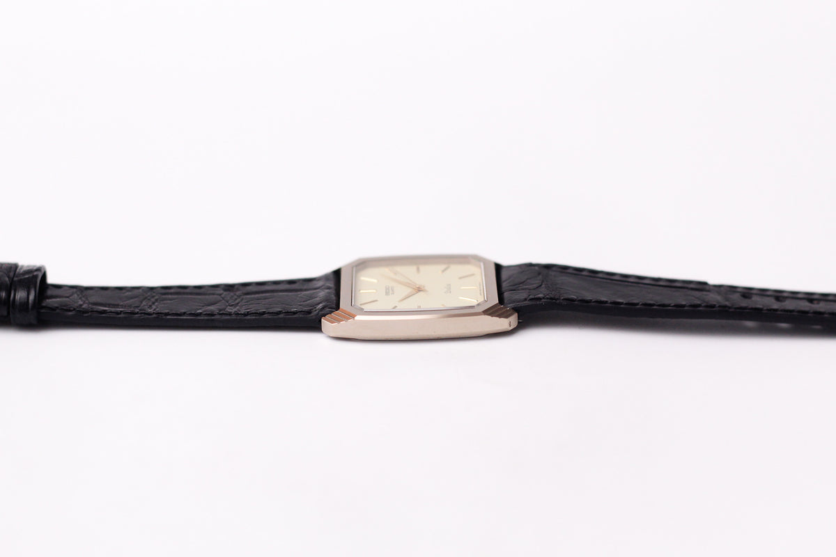 1982 Seiko Dolce Light Golden Dial Tungsten Case Men's Wrist-Watch