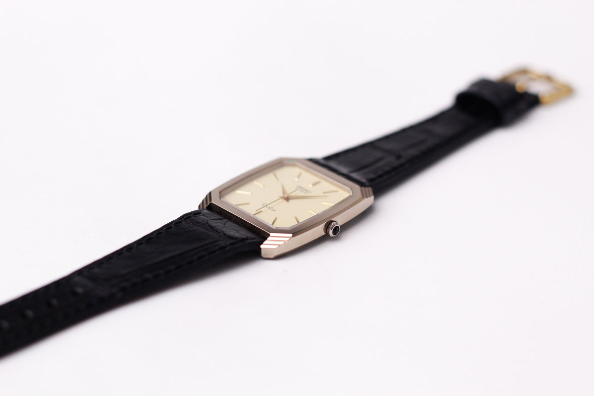 1982 Seiko Dolce Light Golden Dial Tungsten Case Men's Wrist-Watch