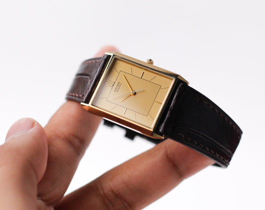 1986 Seiko Quartz Straight Grain Golden Dial Tank Men's Wrist-Watch