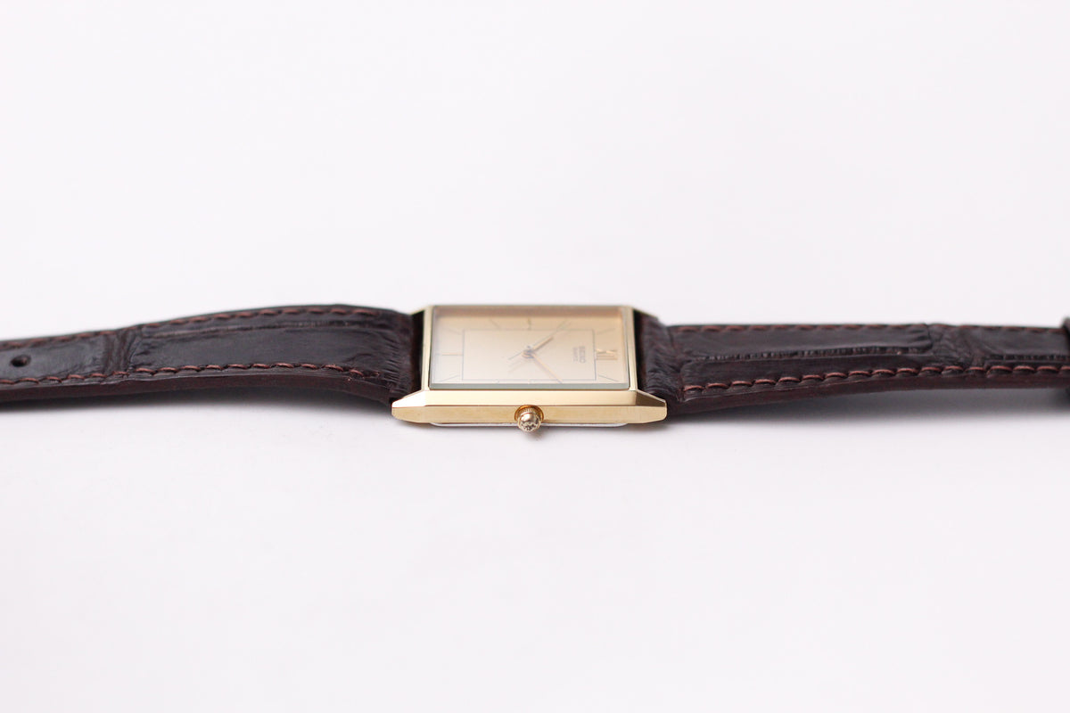 1986 Seiko Quartz Straight Grain Golden Dial Tank Men's Wrist-Watch