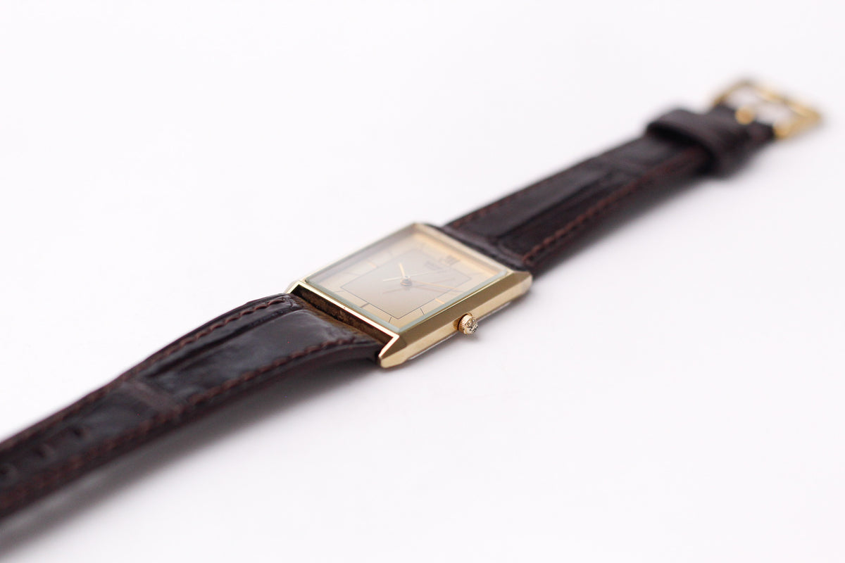 1986 Seiko Quartz Straight Grain Golden Dial Tank Men's Wrist-Watch
