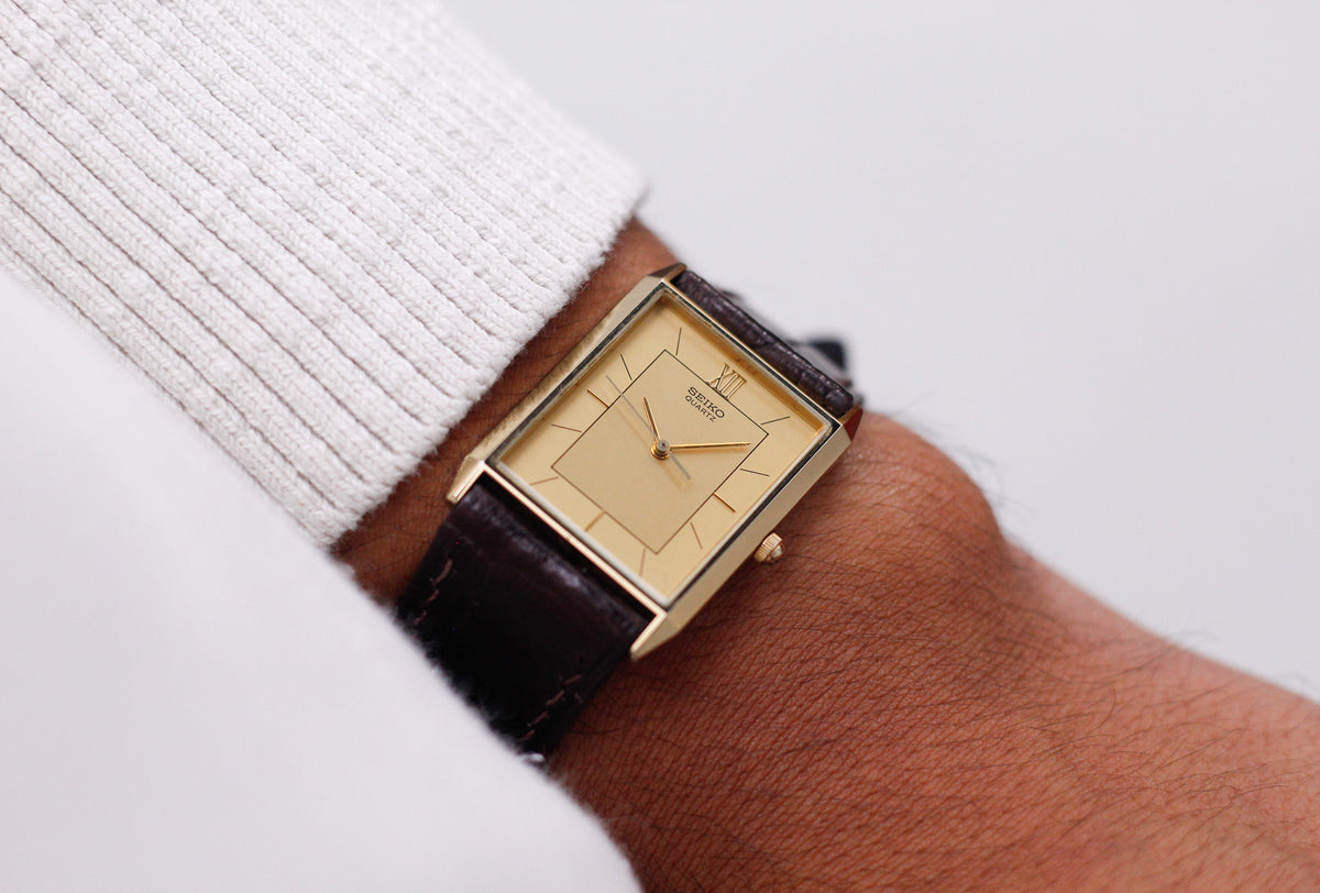 1986 Seiko Quartz Straight Grain Golden Dial Tank Men's Wrist-Watch