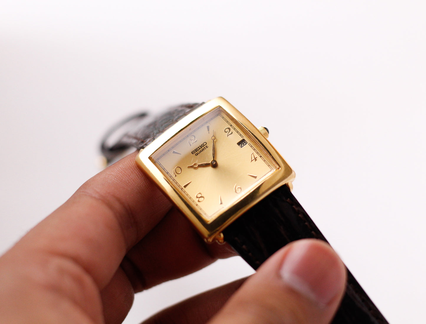 2003 Seiko Quartz Golden Sunburst Dial Tank Men's Wrist-Watch
