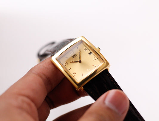 2003 Seiko Quartz Golden Sunburst Dial Tank Men's Wrist-Watch