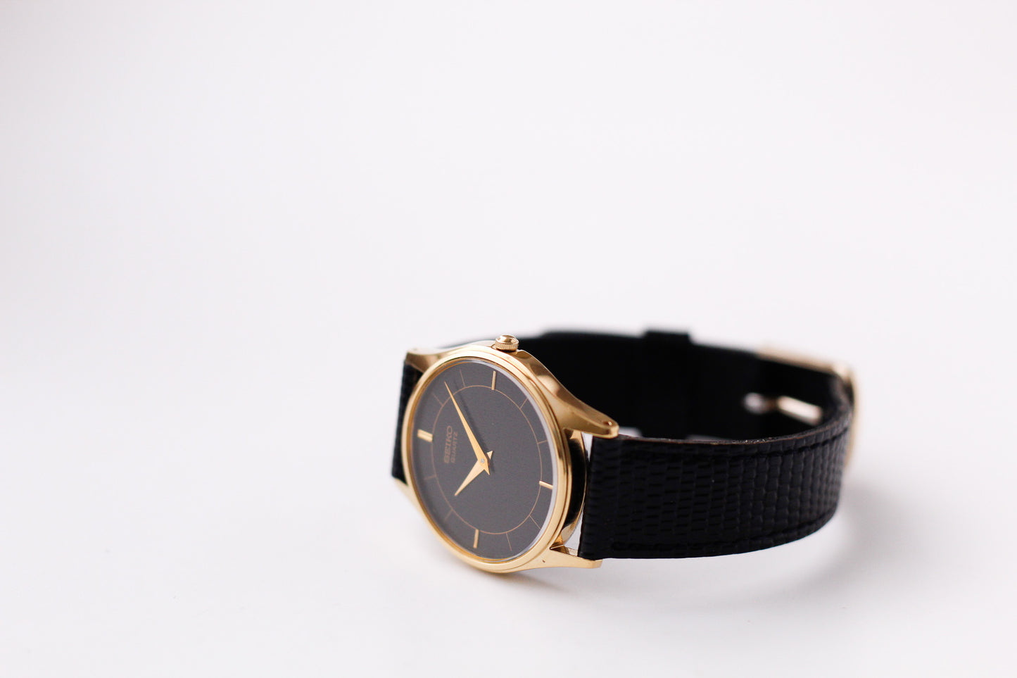 1986 Seiko Quartz Black Bark Dial Men's Wrist-Watch