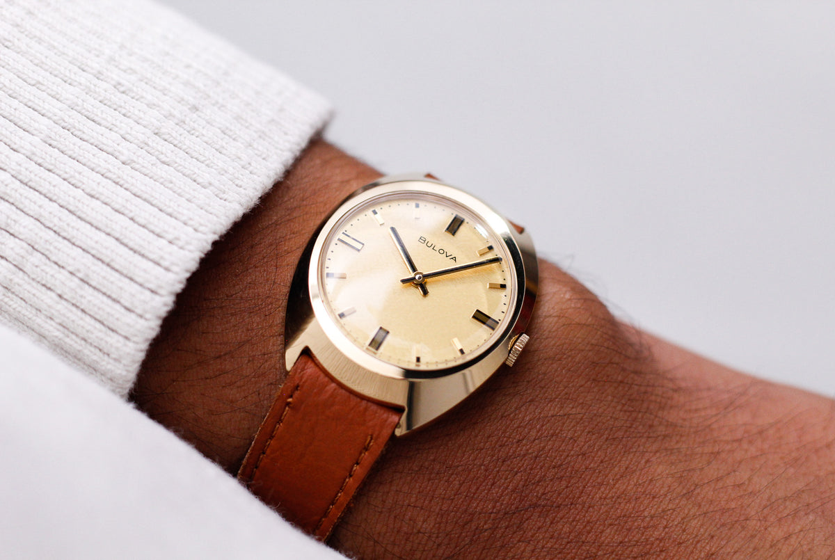 1972 Bulova Mechanical Golden Birch Bark Textured Dial Men's Wrist-Watch