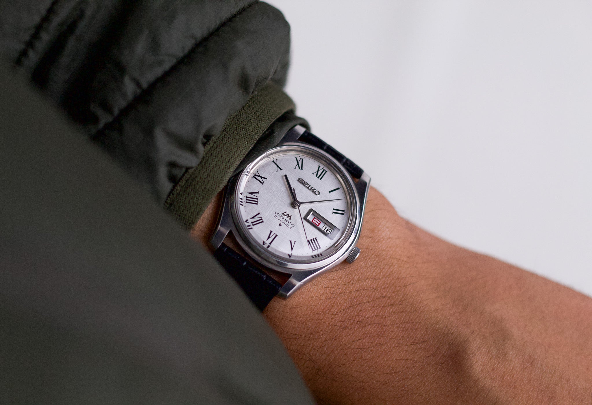 Serviced] 1969 Seiko Lord-Matic Linen Roman Dial Men's Wrist-Watch