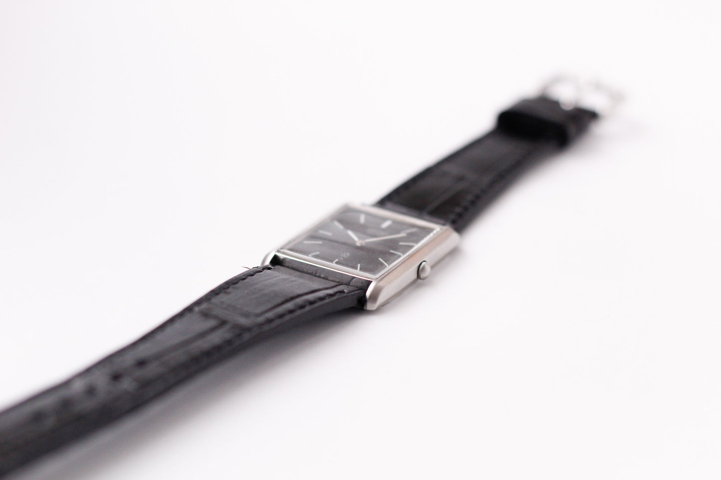 1977 Seiko Quartz Midnight Blue Dial Tank Men's Wrist-Watch