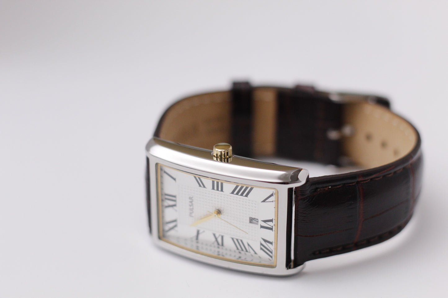[Near Mint] 2015 Pulsar Quartz Tank Textured Roman Dial Men's Wrist-Watch W/Box & Papers