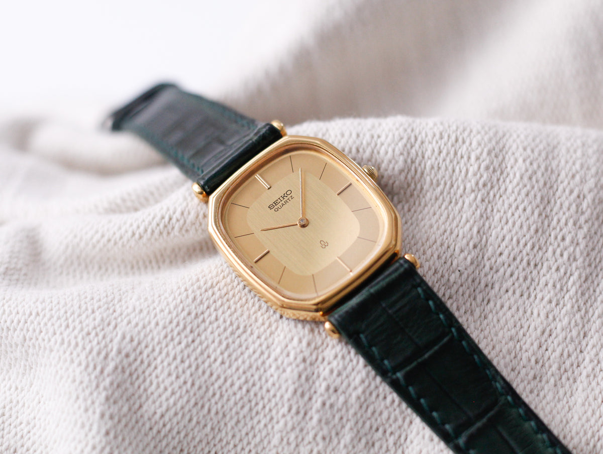 1979 Seiko Quartz Octagon Straight Grain Golden Dial Men's Wrist-Watch
