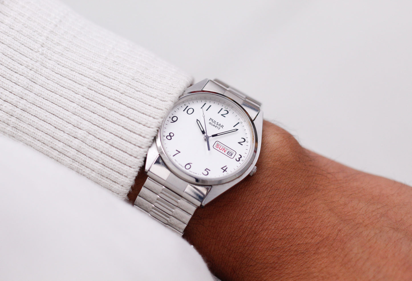 2004 Pulsar Quartz Straight Grain Silver Dial Men's Wrist-Watch W/Box