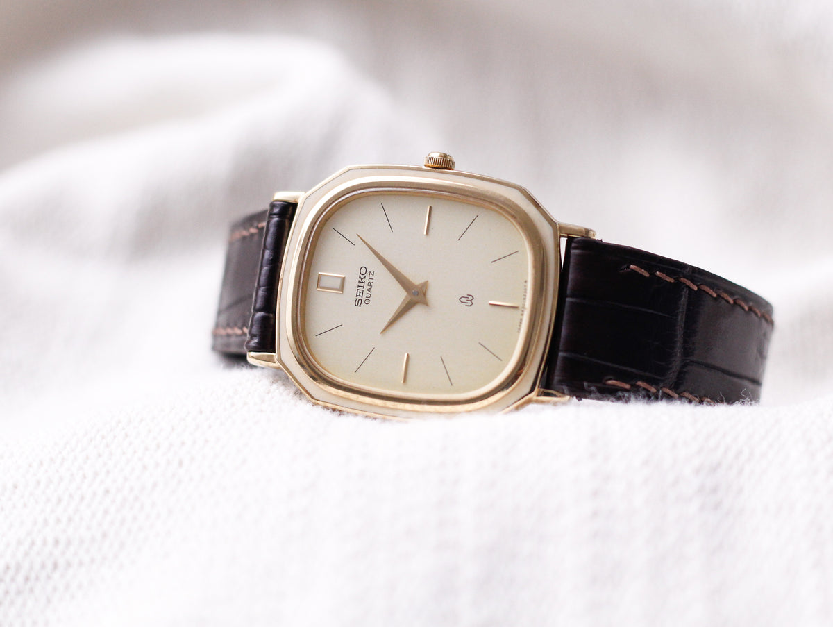 1981 Seiko Quartz Straight Grain Golden Dial Men's Wrist-Watch