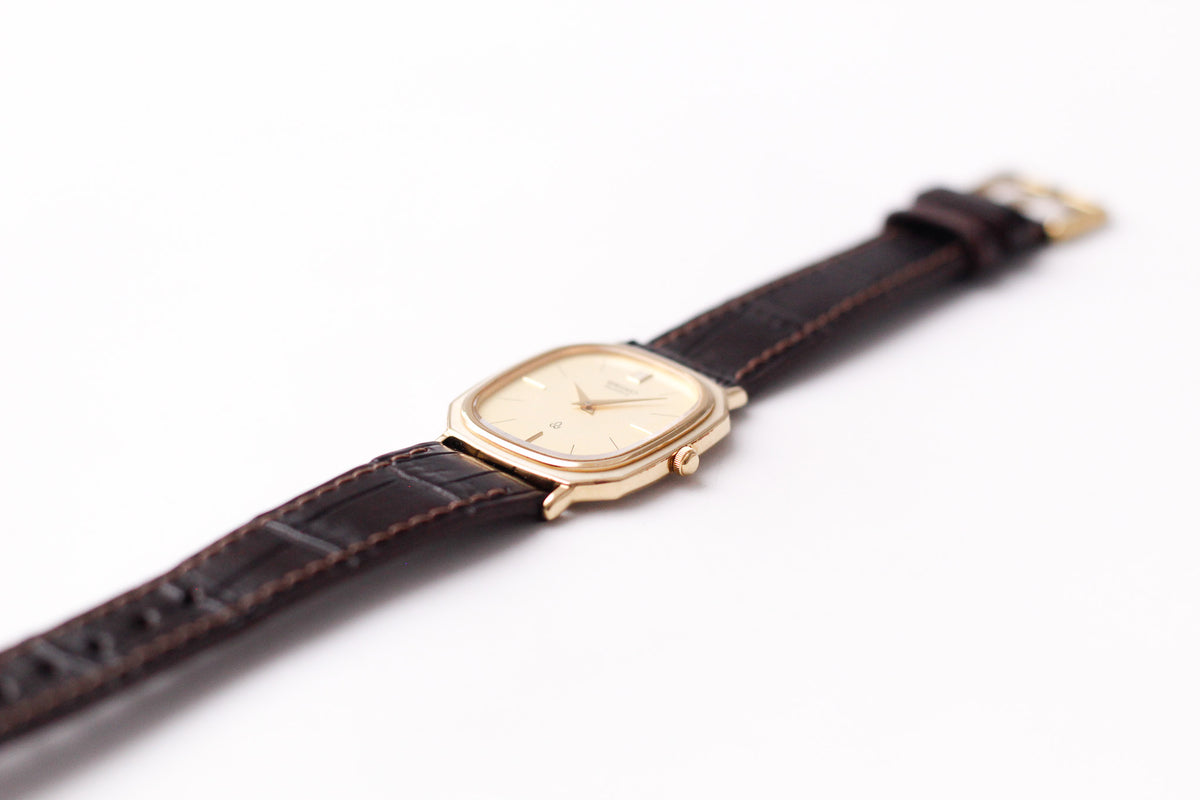 1981 Seiko Quartz Straight Grain Golden Dial Men's Wrist-Watch
