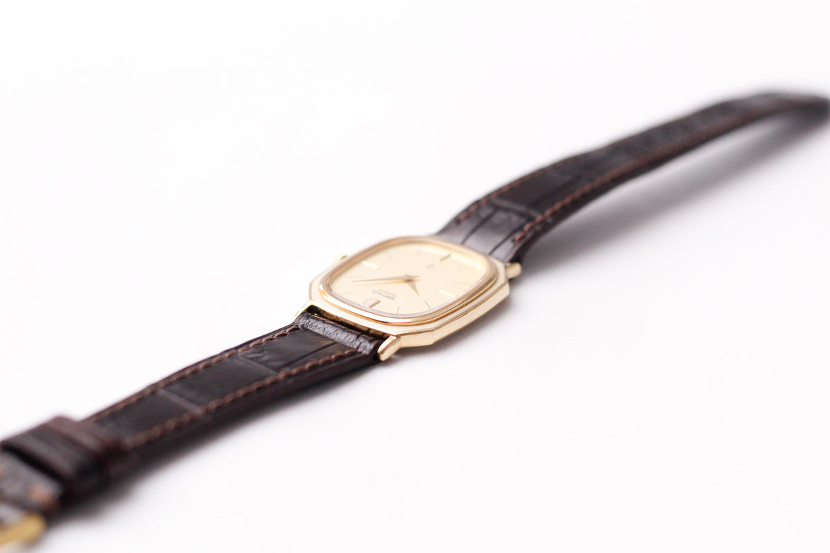 1981 Seiko Quartz Straight Grain Golden Dial Men's Wrist-Watch