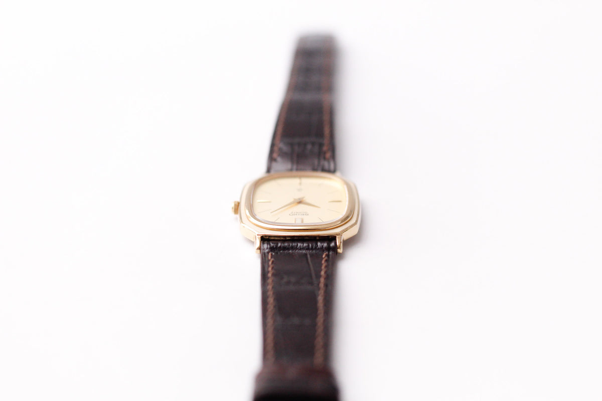 1981 Seiko Quartz Straight Grain Golden Dial Men's Wrist-Watch