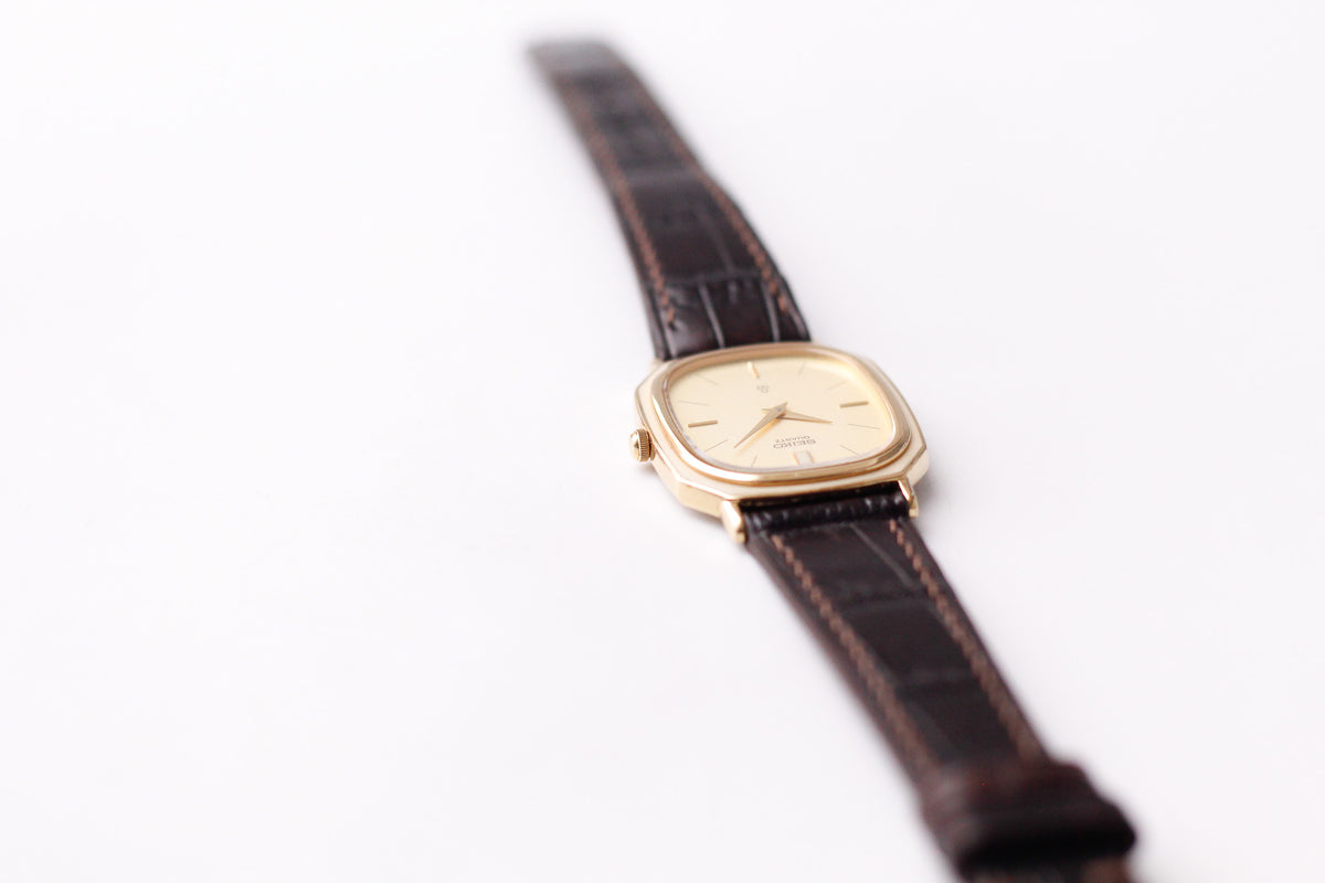 1981 Seiko Quartz Straight Grain Golden Dial Men's Wrist-Watch