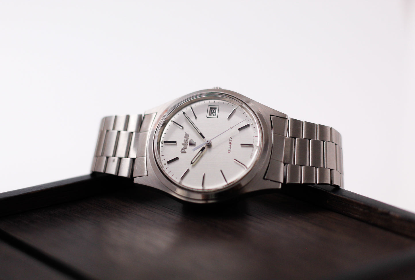 1991 Pulsar Quartz Straight Grain Silver Dial Men's Wrist-Watch