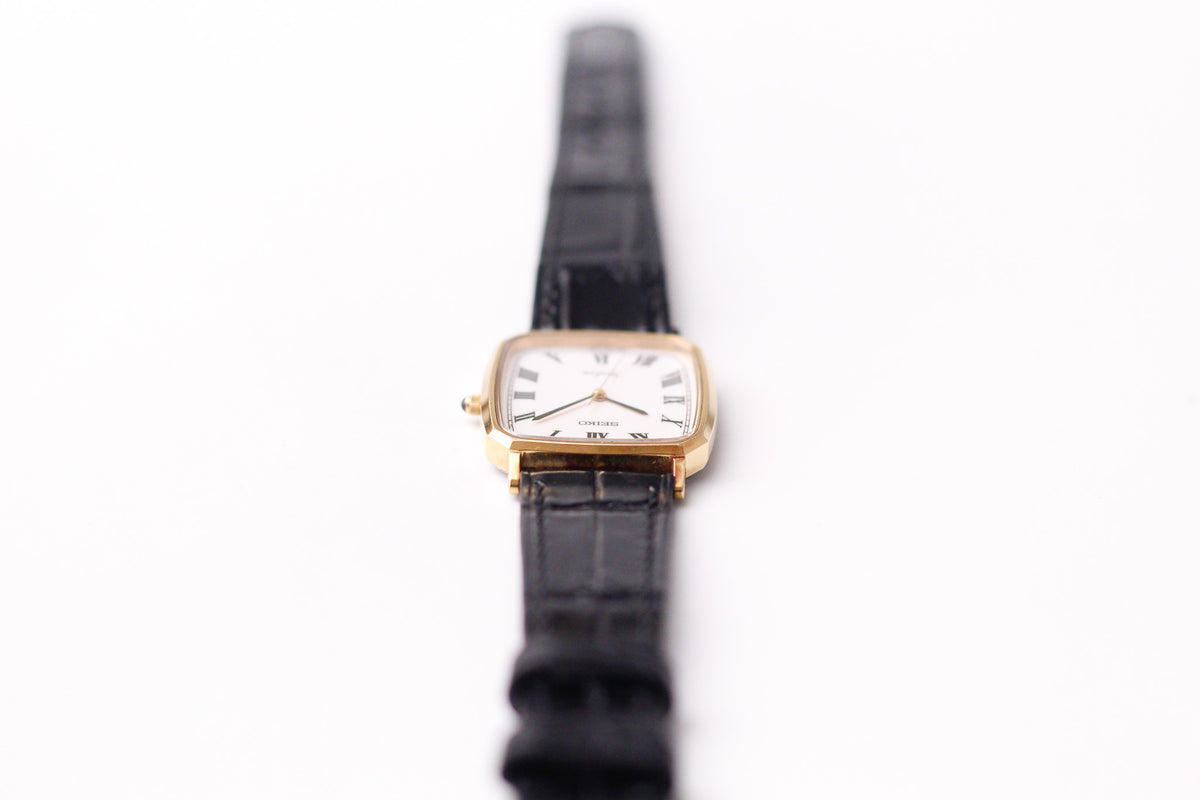 1989 Seiko Quartz Dolce Stark White Roman Dial Men's Wrist-Watch