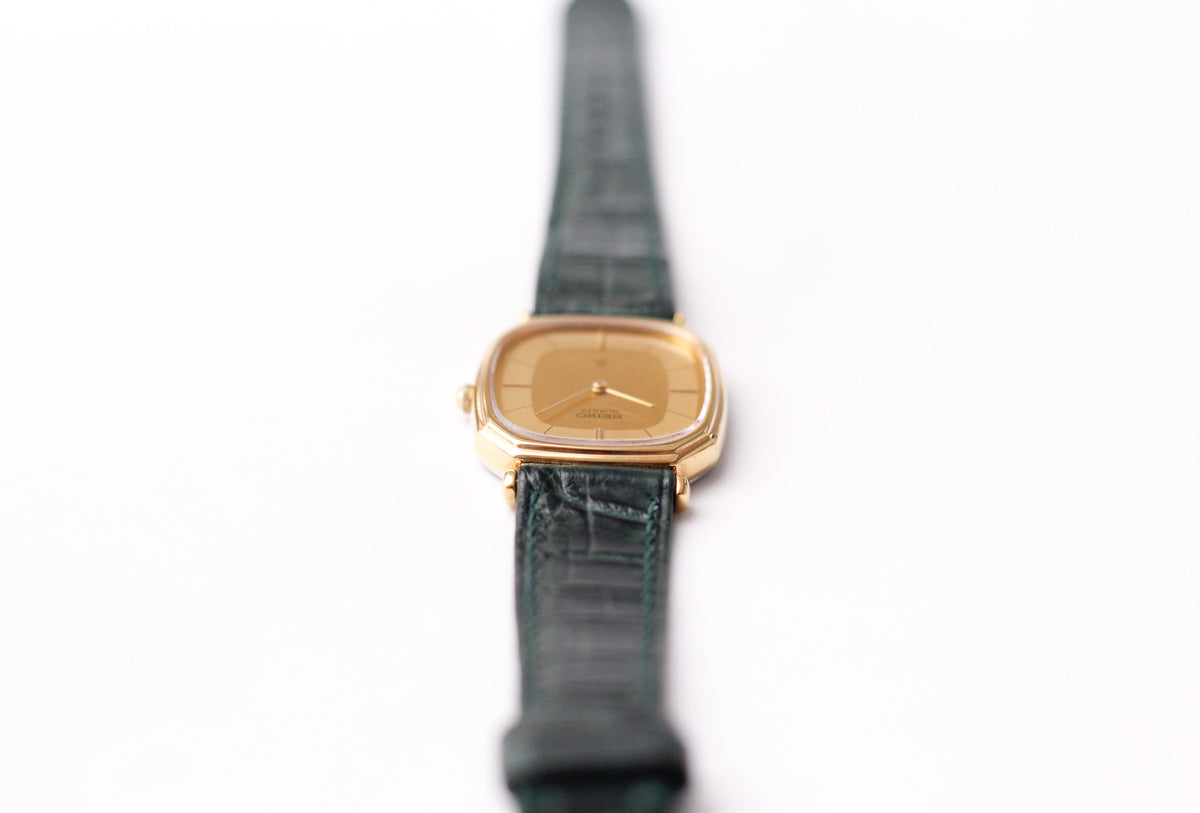 1979 Seiko Quartz Octagon Straight Grain Golden Dial Men's Wrist-Watch