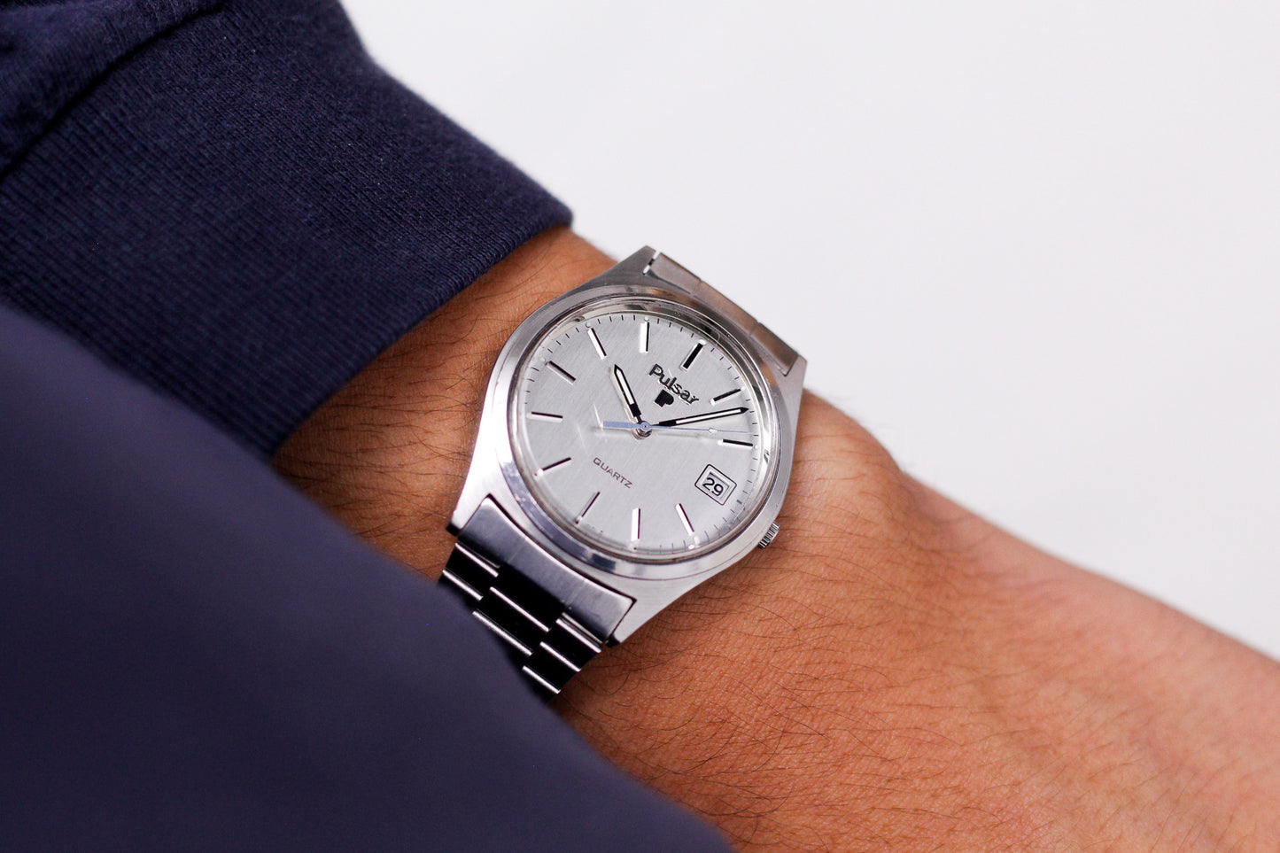 1991 Pulsar Quartz Straight Grain Silver Dial Men's Wrist-Watch