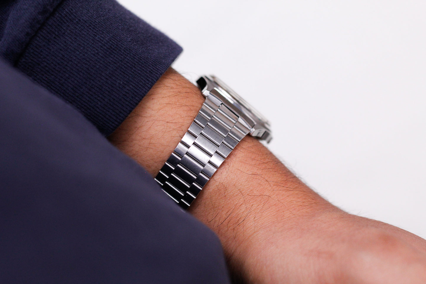 1991 Pulsar Quartz Straight Grain Silver Dial Men's Wrist-Watch