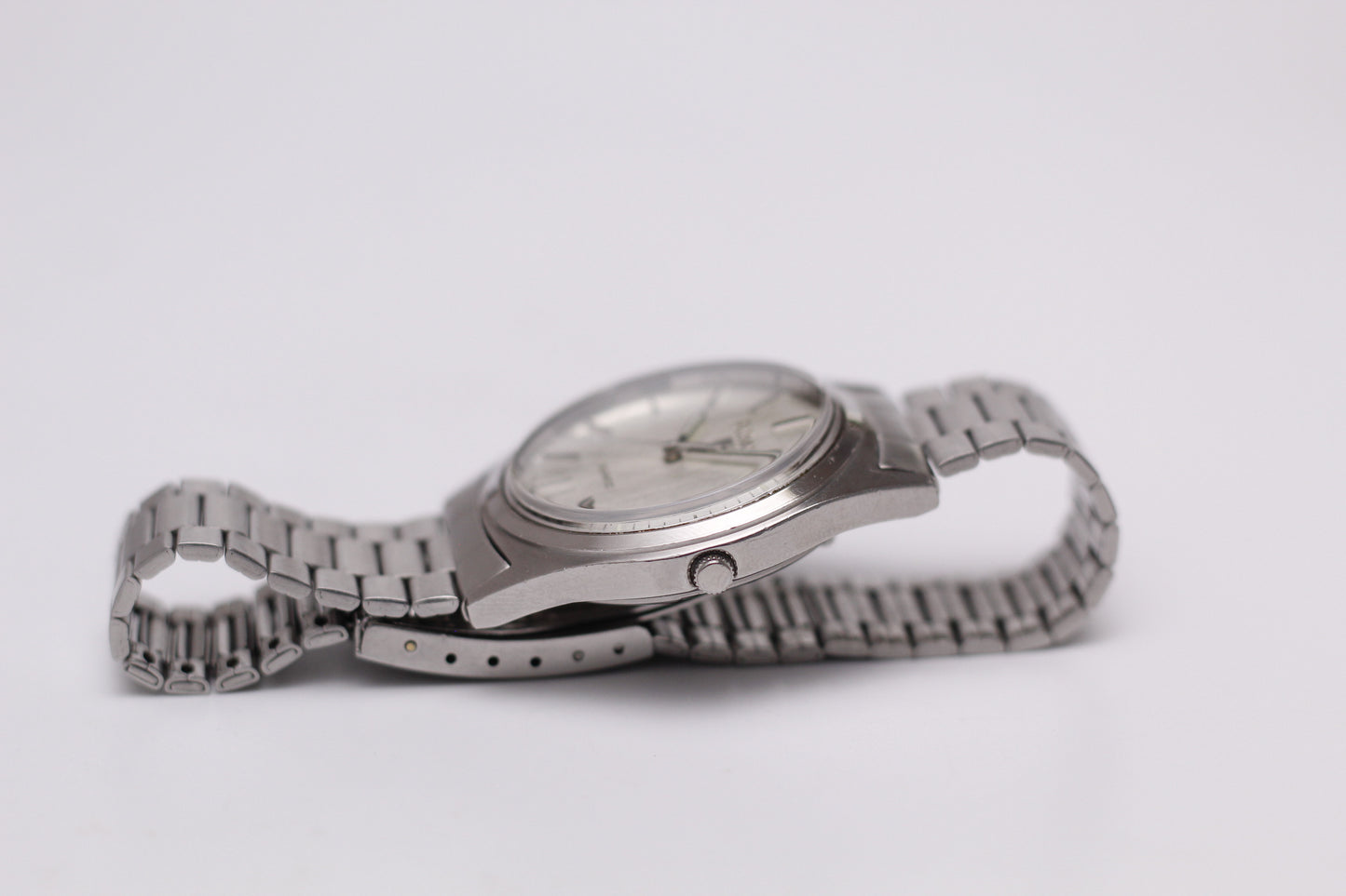 1991 Pulsar Quartz Straight Grain Silver Dial Men's Wrist-Watch
