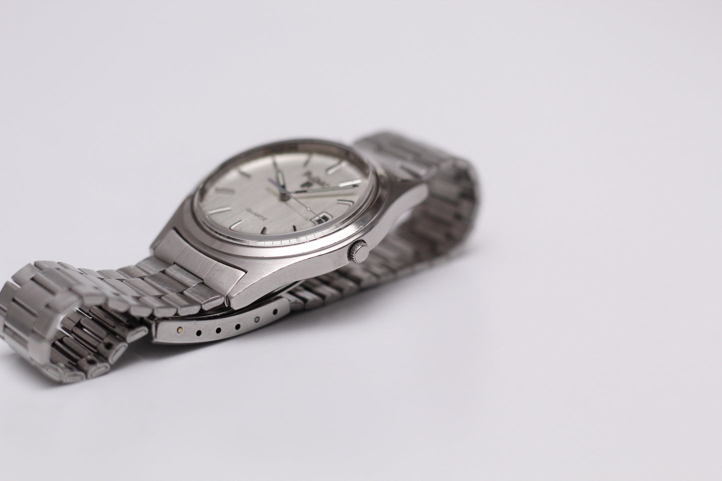 1991 Pulsar Quartz Straight Grain Silver Dial Men's Wrist-Watch