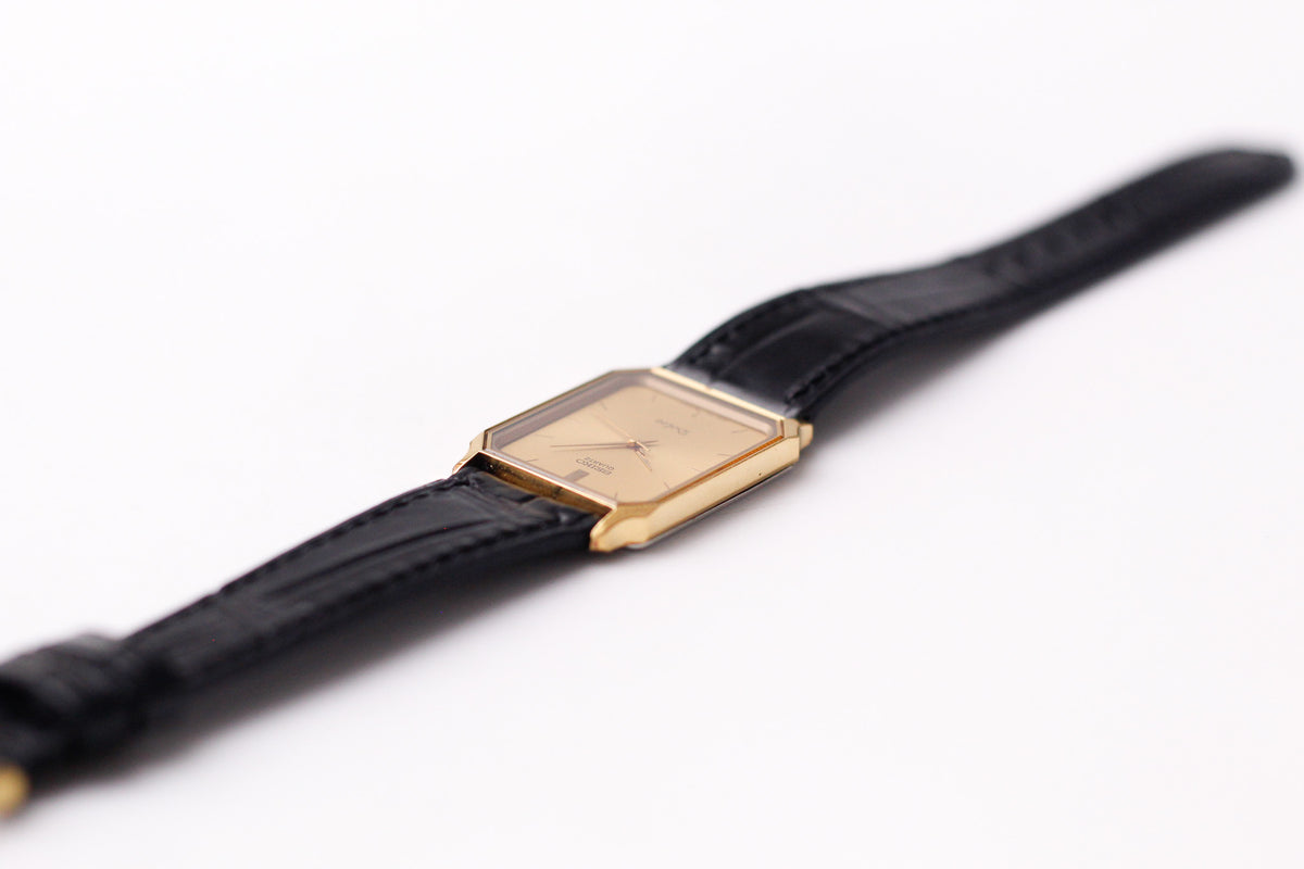 1986 Seiko Dolce Quartz Radiant Golden Sunburst Dial Men's Wrist-Watch