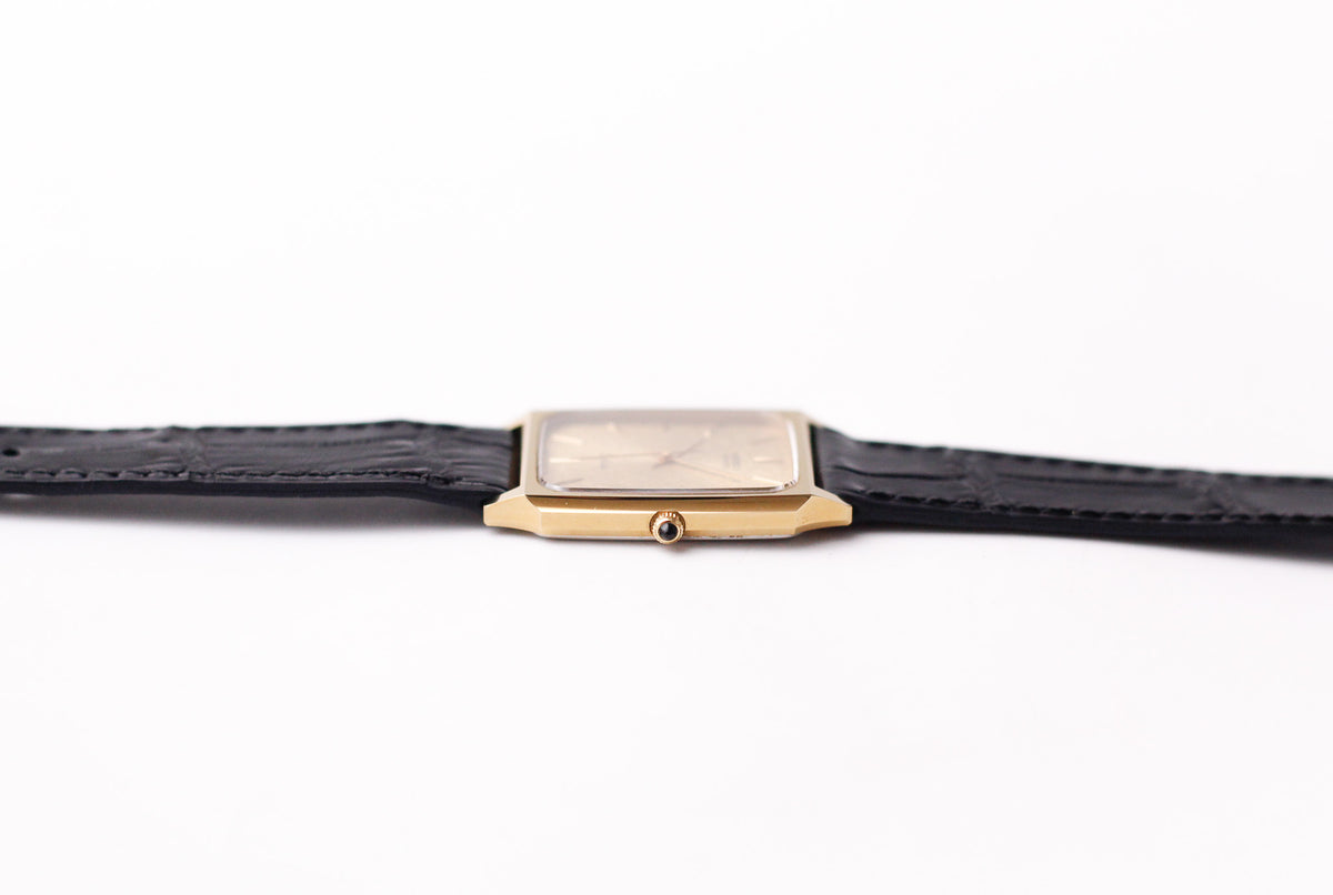 1985 Seiko Dolce Quartz Vibrant Golden Snowflake Dial Men's Wrist-Watch