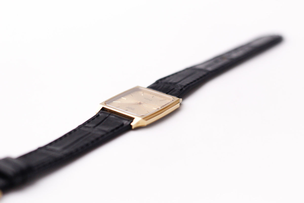 1985 Seiko Dolce Quartz Vibrant Golden Snowflake Dial Men's Wrist-Watch