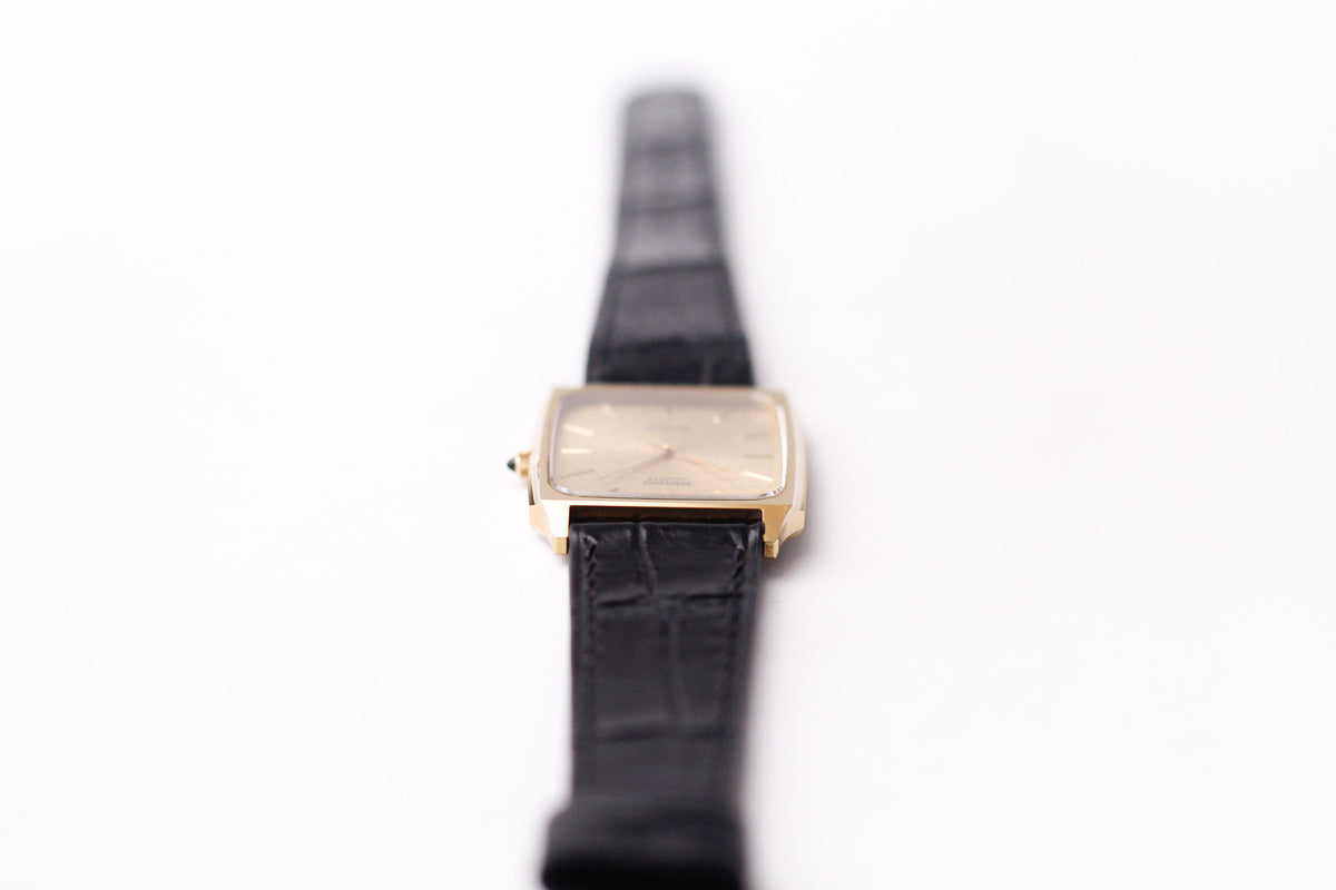 1985 Seiko Dolce Quartz Vibrant Golden Snowflake Dial Men's Wrist-Watch