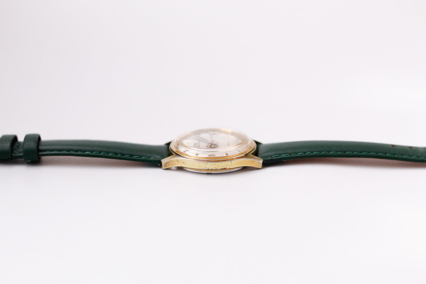 [Serviced] 1970s Waltham Mechanical Straight Grain Silver Dial Men's Wrist-Watch