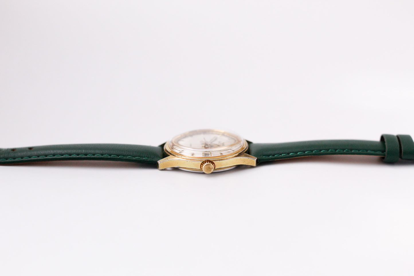 [Serviced] 1970s Waltham Mechanical Straight Grain Silver Dial Men's Wrist-Watch